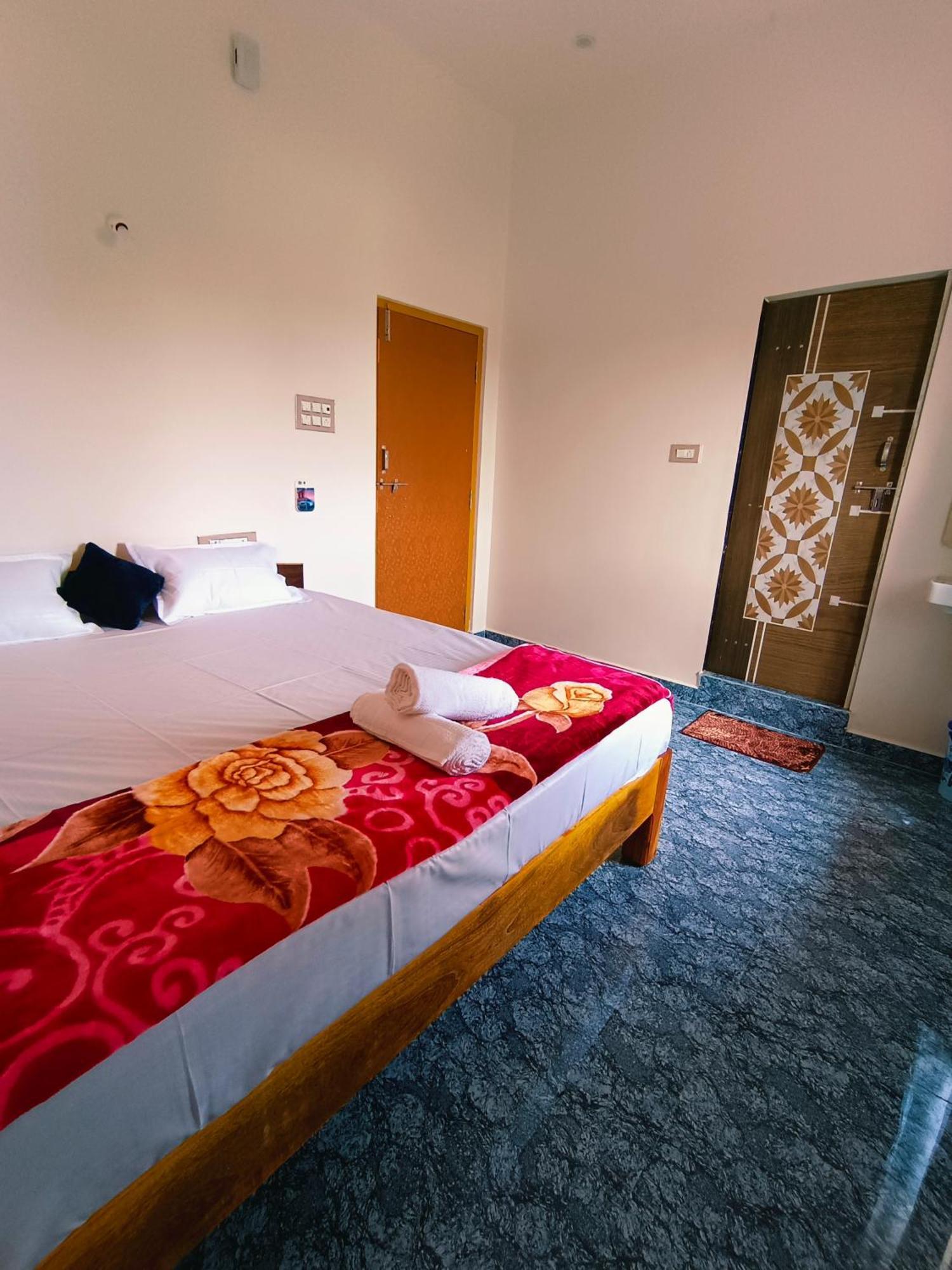 Hampi Anjana Home Stay المظهر الخارجي الصورة