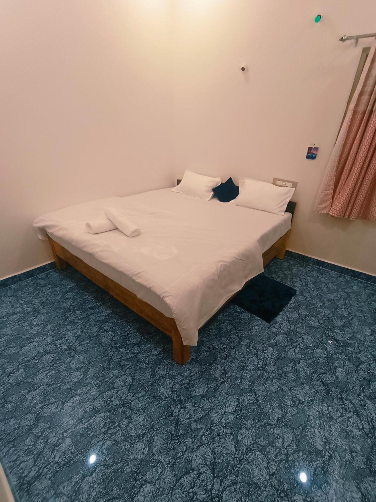 Hampi Anjana Home Stay المظهر الخارجي الصورة